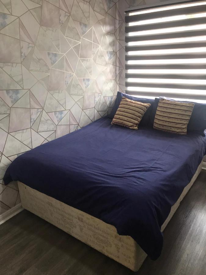 Double Room Next To Burnham Elizabeth Line Station Slough Exterior photo